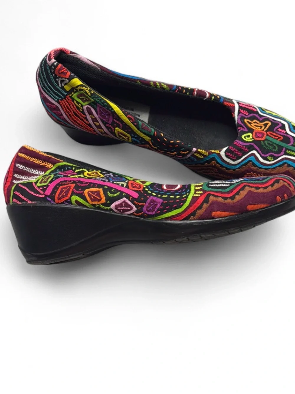 Mabacol International Embroidered Low Wedge Shoes Vibrant Boho Women’s 7.5 / 8